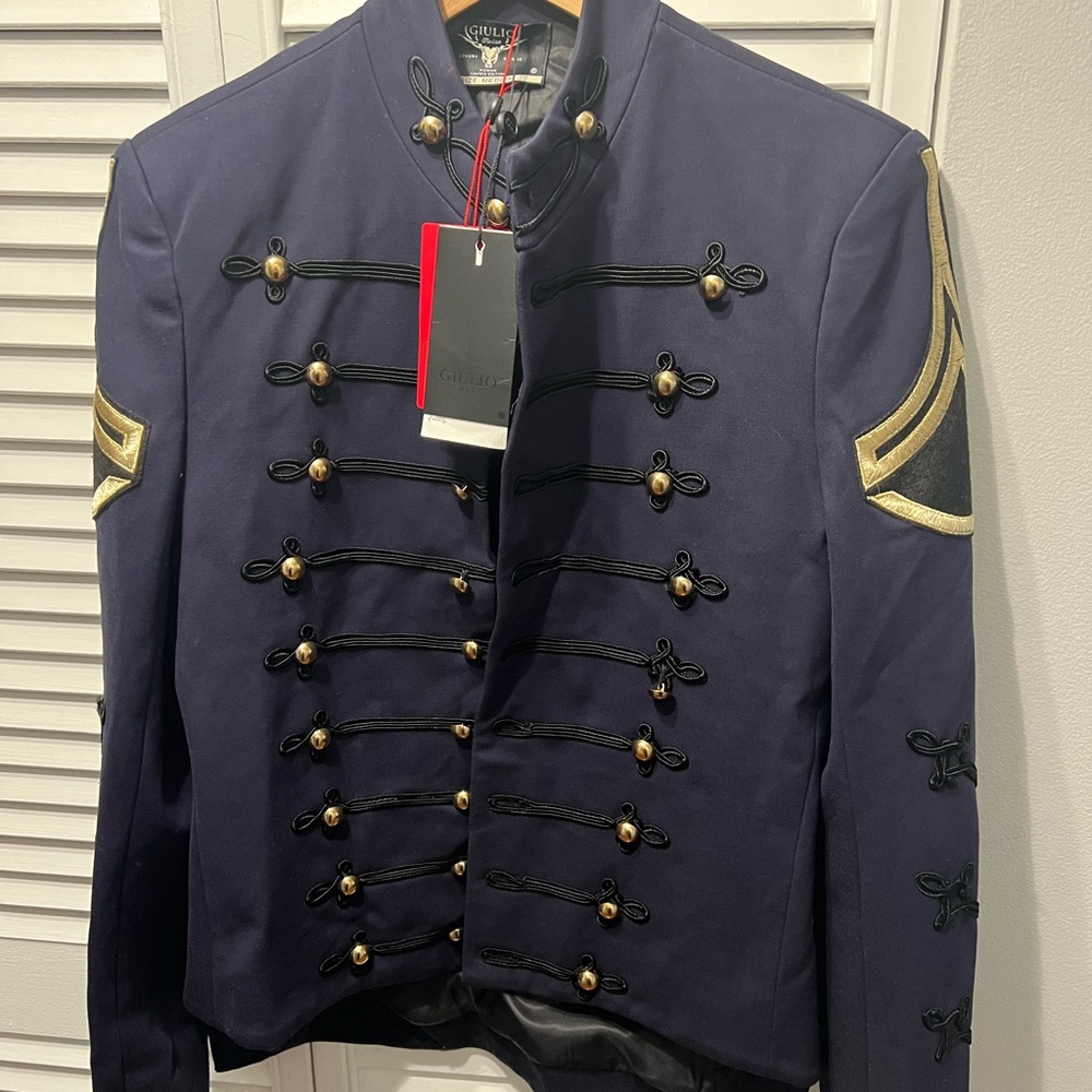 Giulio Elegant Military-Style Jacket in Navy with Gold Details size m